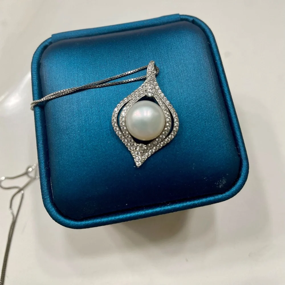 Freshwater pearl necklace - Picture 2 of 4